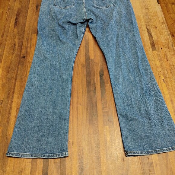Levi's Women's 18 M Classic Boot Jeans Blue Stretch Waist Plus Size 29" Inseam - Picture 6 of 10